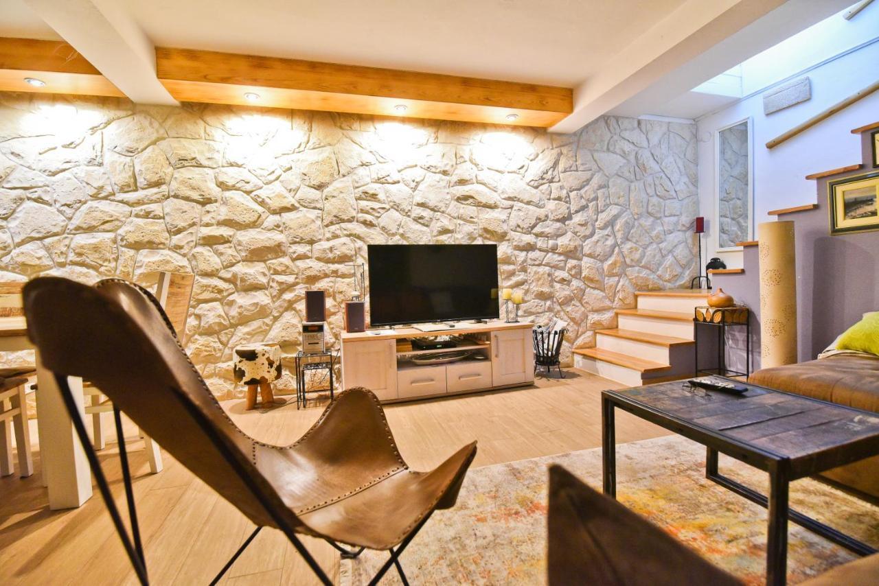 Holiday Home Taras Smilcic Екстериор снимка