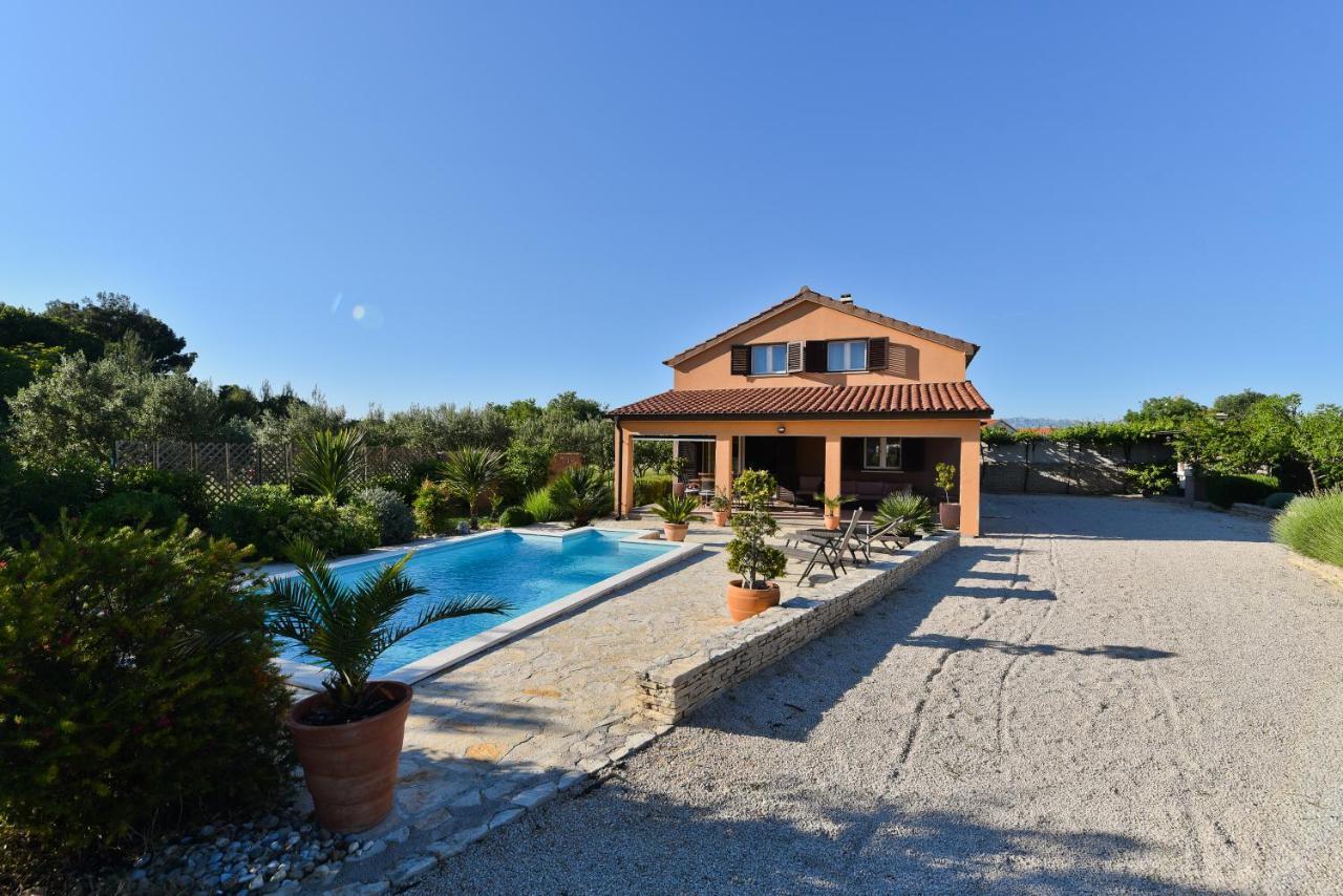Holiday Home Taras Smilcic Екстериор снимка