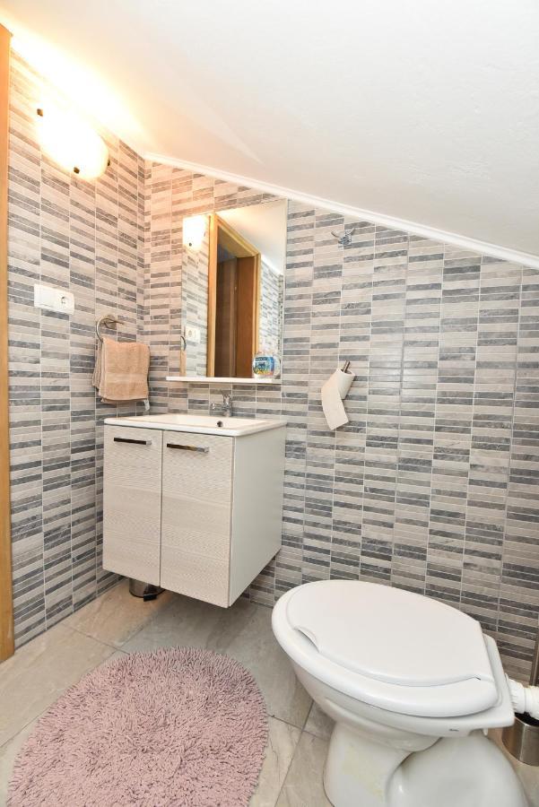Holiday Home Taras Smilcic Екстериор снимка